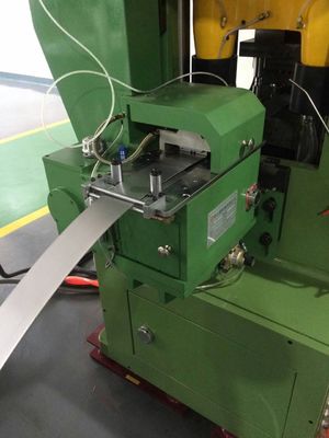 Sistema di alimentazione della bobina montato a pavimento costruito per gestire lo spessore della bobina da 0,3 mm a 6 mm