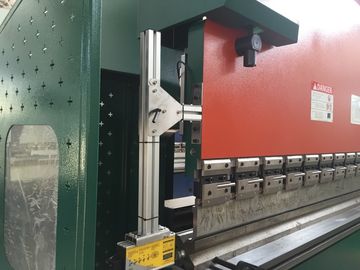 Sistema di controllo E21 Macchina di frenatura idraulica con sistema di controllo avanzato