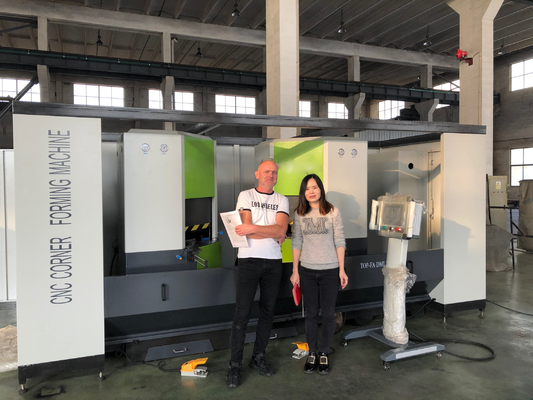 Macchina per la formazione simultanea a doppio / due angoli